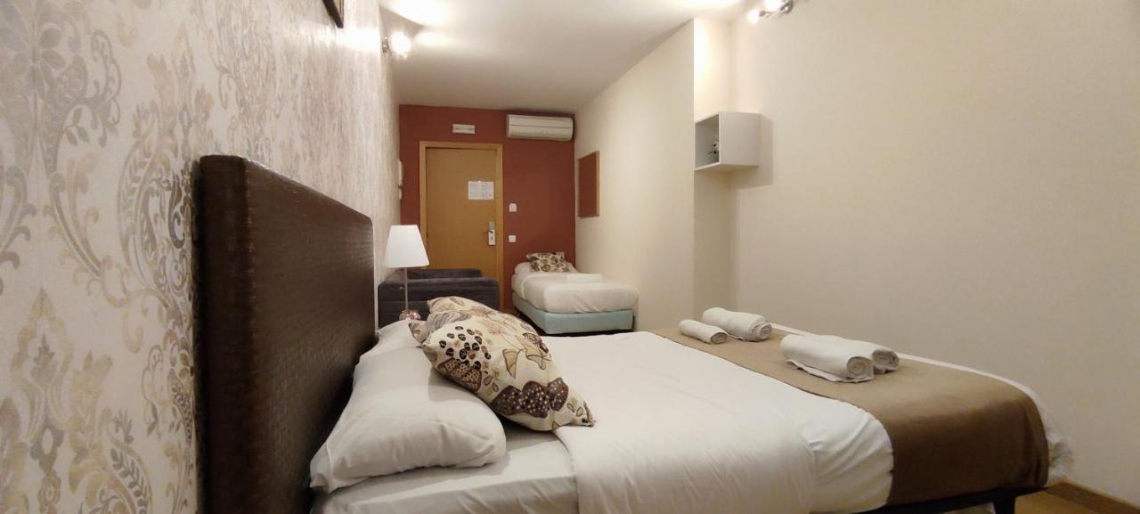 Bruc Hostel *